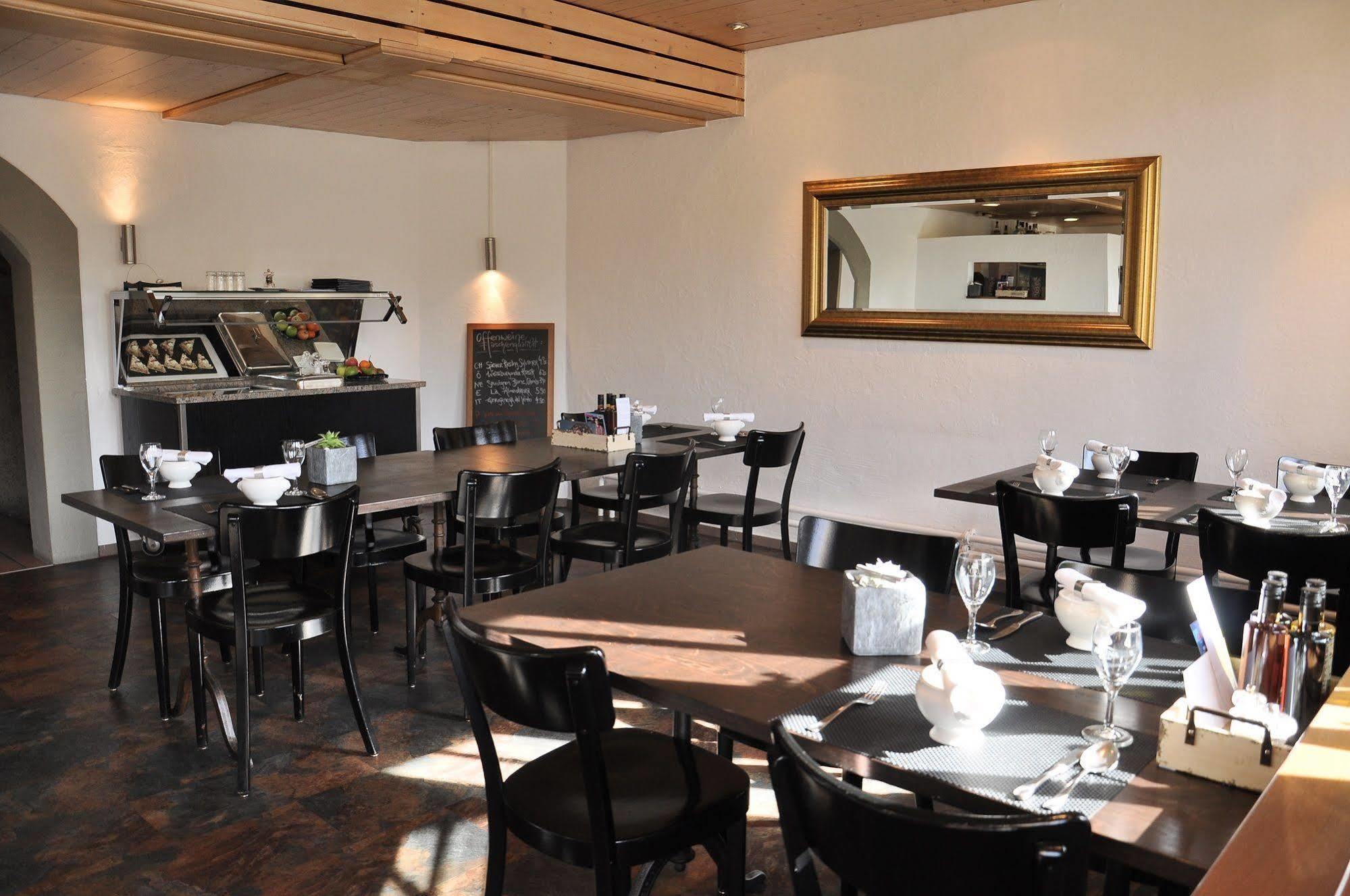 Ziegelhuesi Hotel, Stettlen Bei Bern Екстер'єр фото